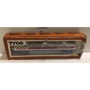 Vintage Tyco Ho scale electronic train Exxon triple done long tanker
